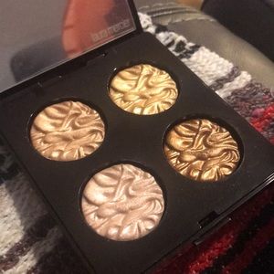 Laura mercier. Face illuminator collection